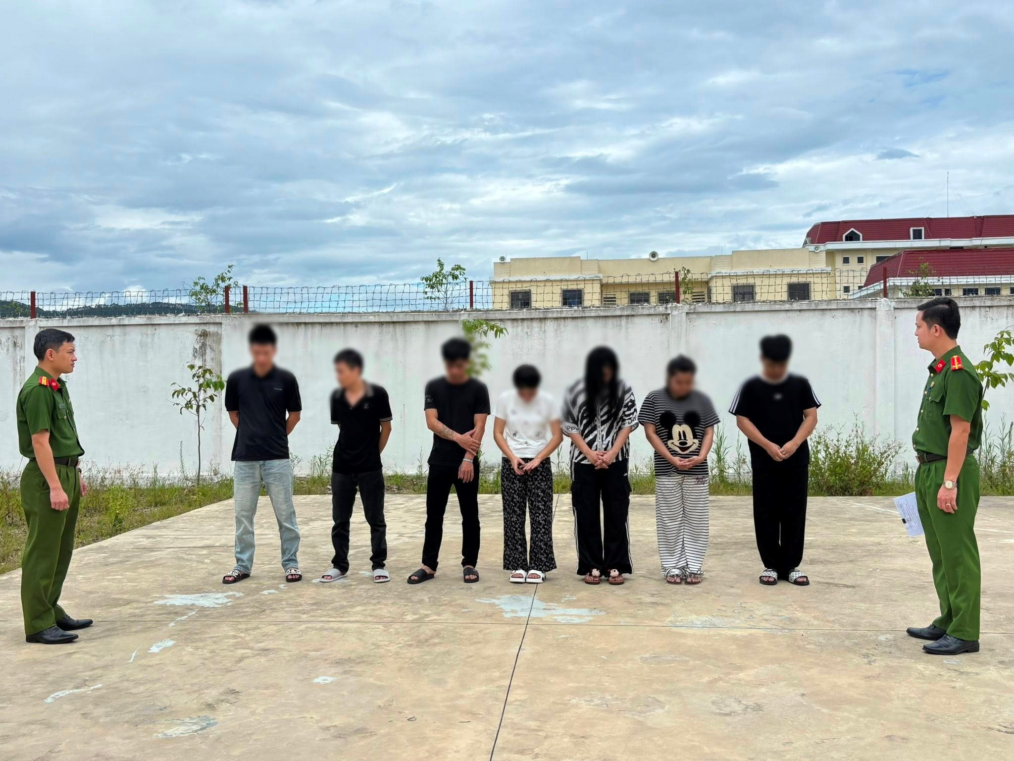 Các bị can trong vụ án 'rửa tiền' vừa bị bắt giữ.(Ảnh CAHT)