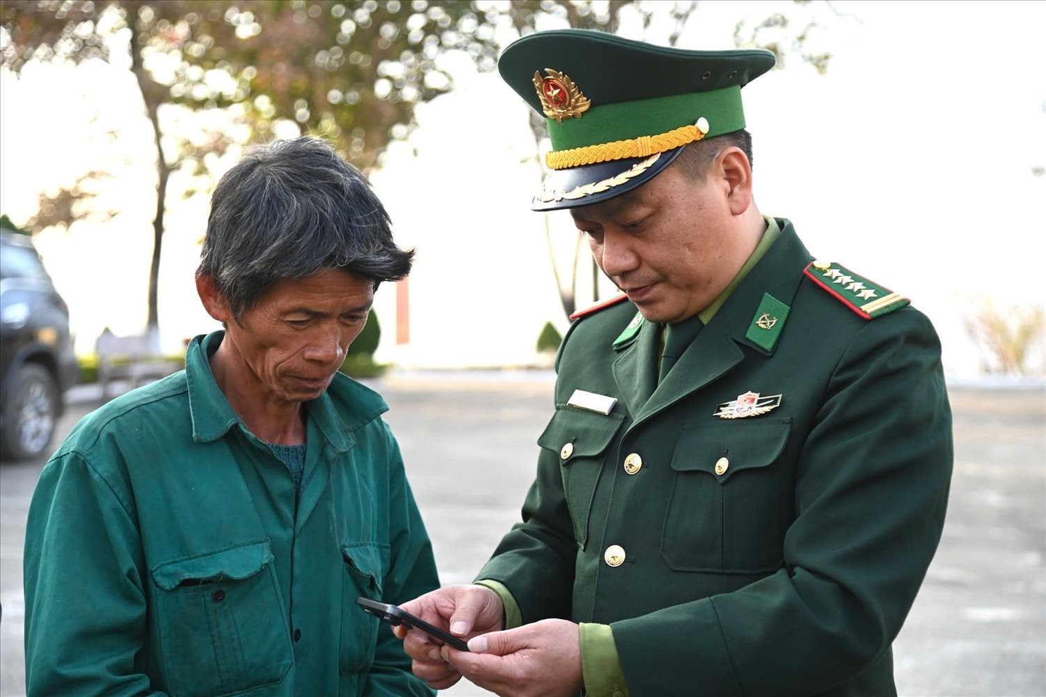 can-bo-bien-phong-lai-chau-.jpeg