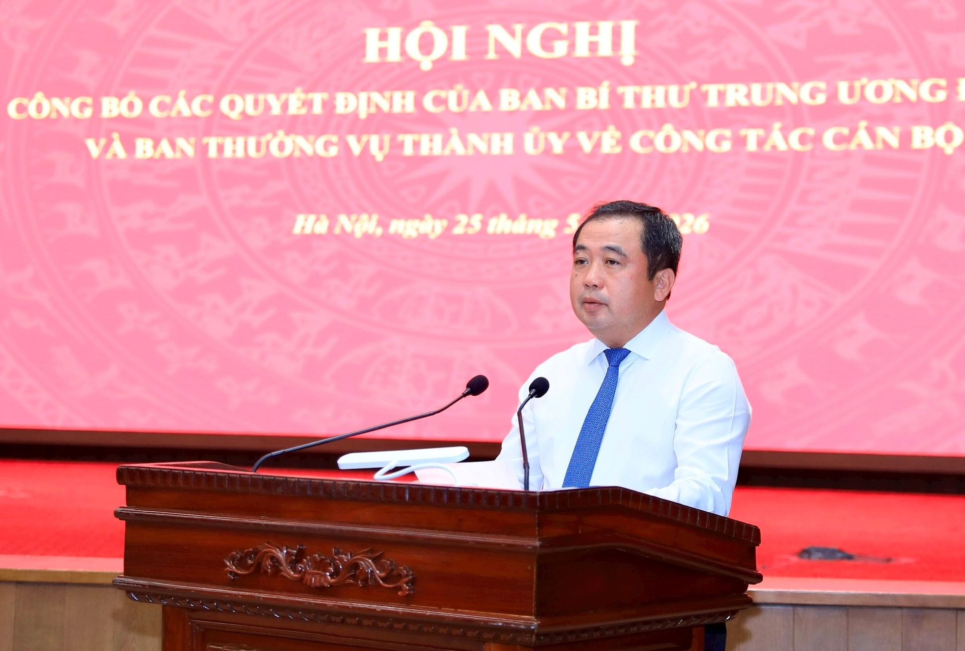 cong-tac-can-bo.jpg