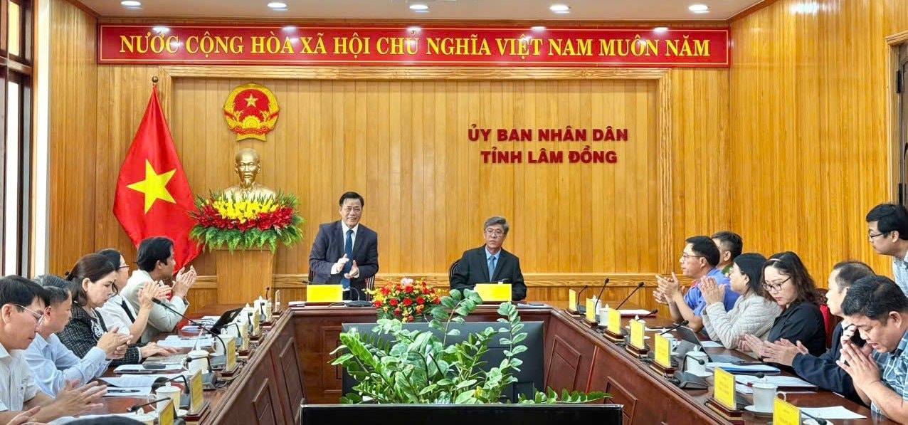 quang-canh-hoi-nghi.jpg