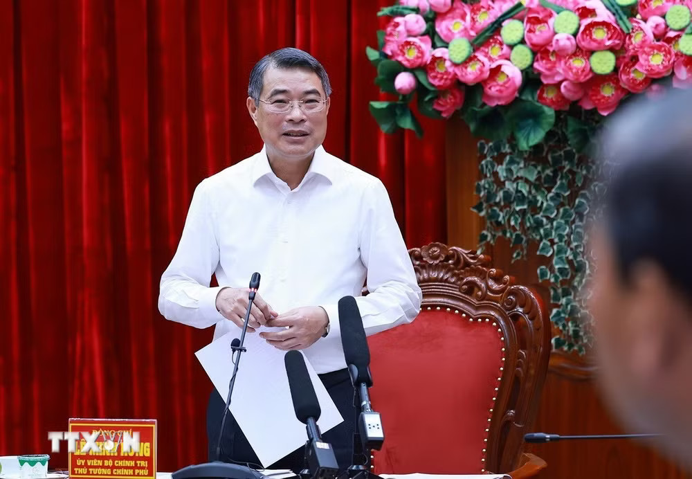 Thủ tướng Lê Minh Hưng chủ trì làm việc với Ban Thường vụ Tỉnh uỷ Vĩnh Long. (Ảnh: Dương Giang/TTXVN) ttxvn-thu-tuong-le-minh-hung-lam-viec-voi-ban-thuong-vu-tinh-uy-vinh-long-3.jpg