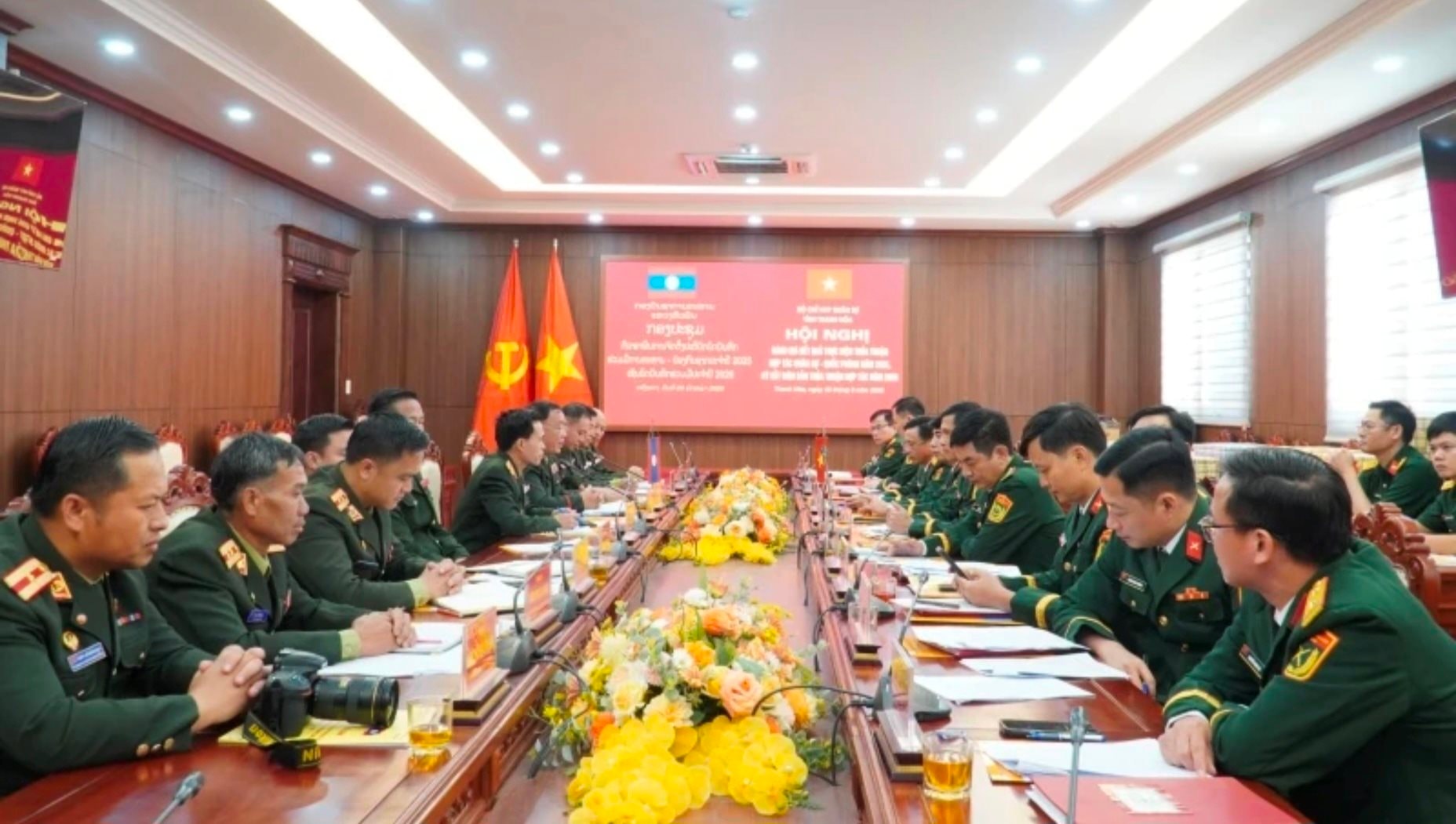 Thanh Hóa - Hủa Phăn nâng tầm hợp tác quân sự