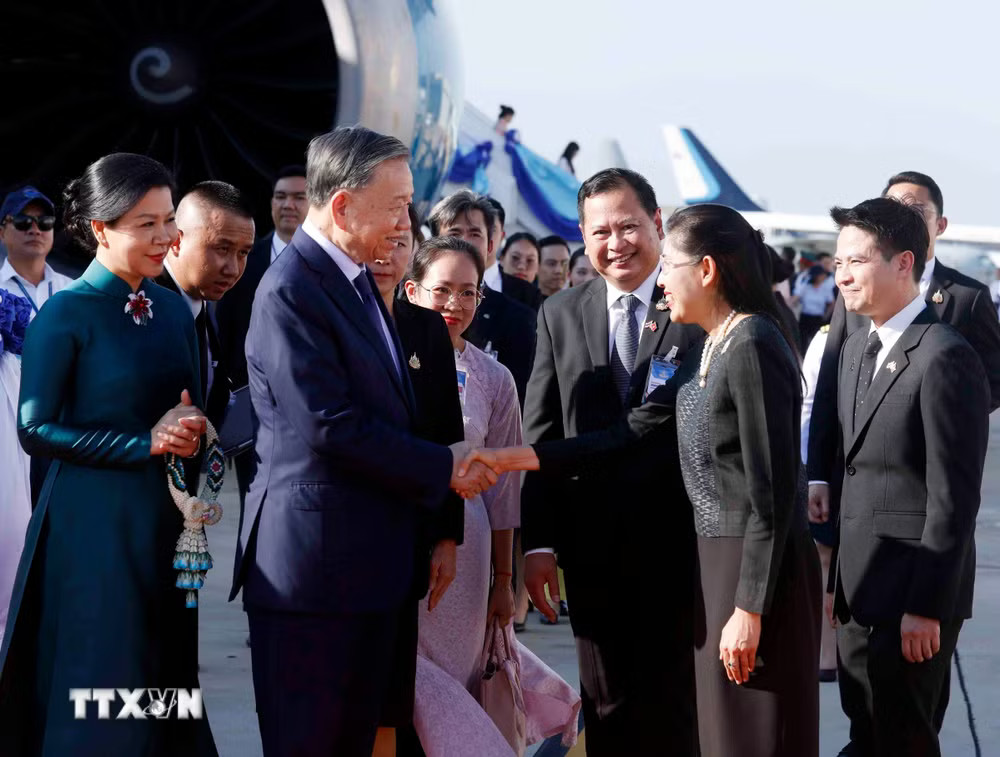 Lễ đón Tổng Bí thư, Chủ tịch nước Tô Lâm và Phu nhân tại sân bay quân sự 2, Khu vực sân bay quốc tế Don Mueng. (Ảnh: Thống Nhất/TTXVN) ttxvn-tong-bi-thu-chu-tich-nuoc-to-lam-va-phu-nhan-den-thu-do-bangkok-8788226.jpg