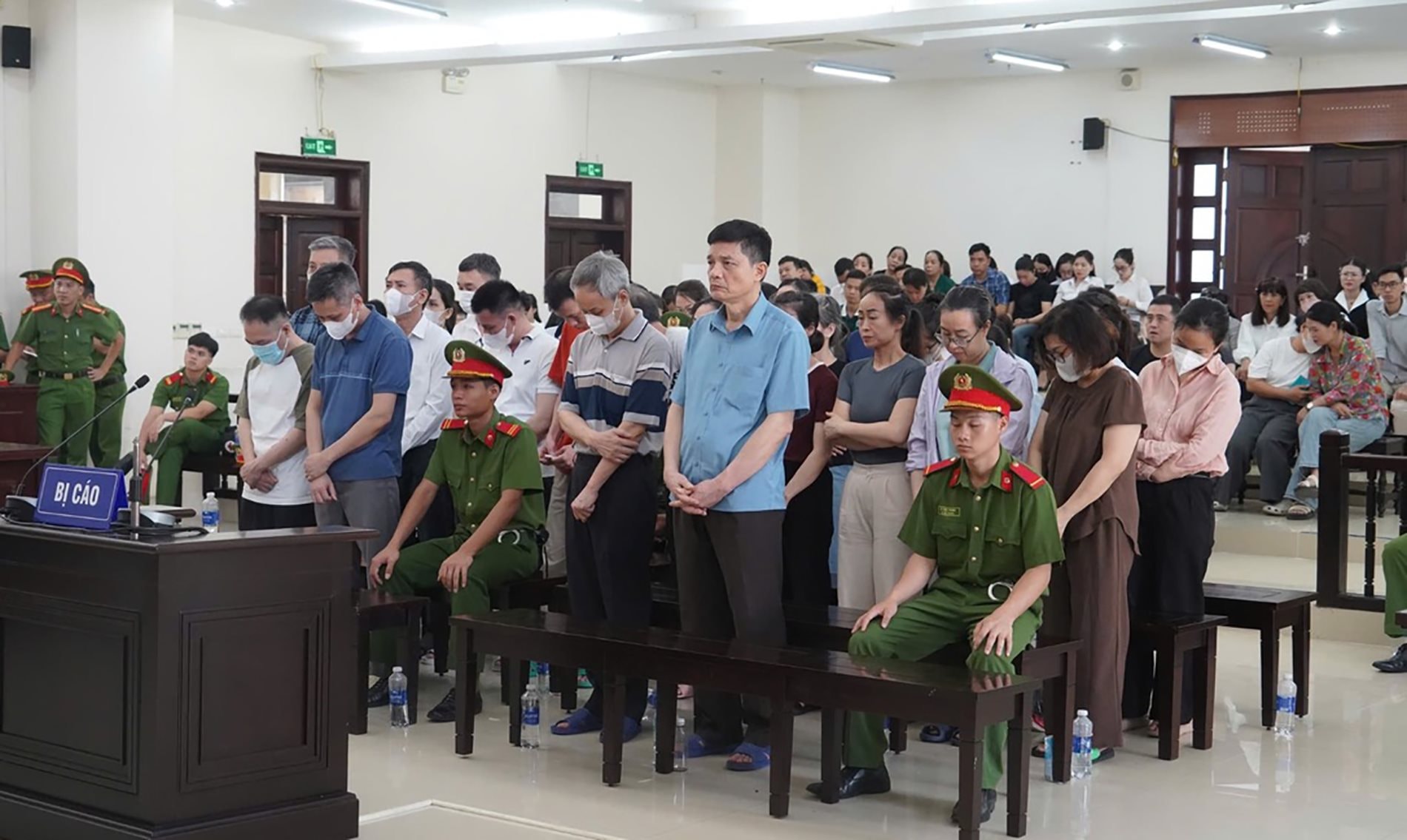Hai cựu Cục trưởng Cục An toàn thực phẩm Bộ Y tế được giảm án