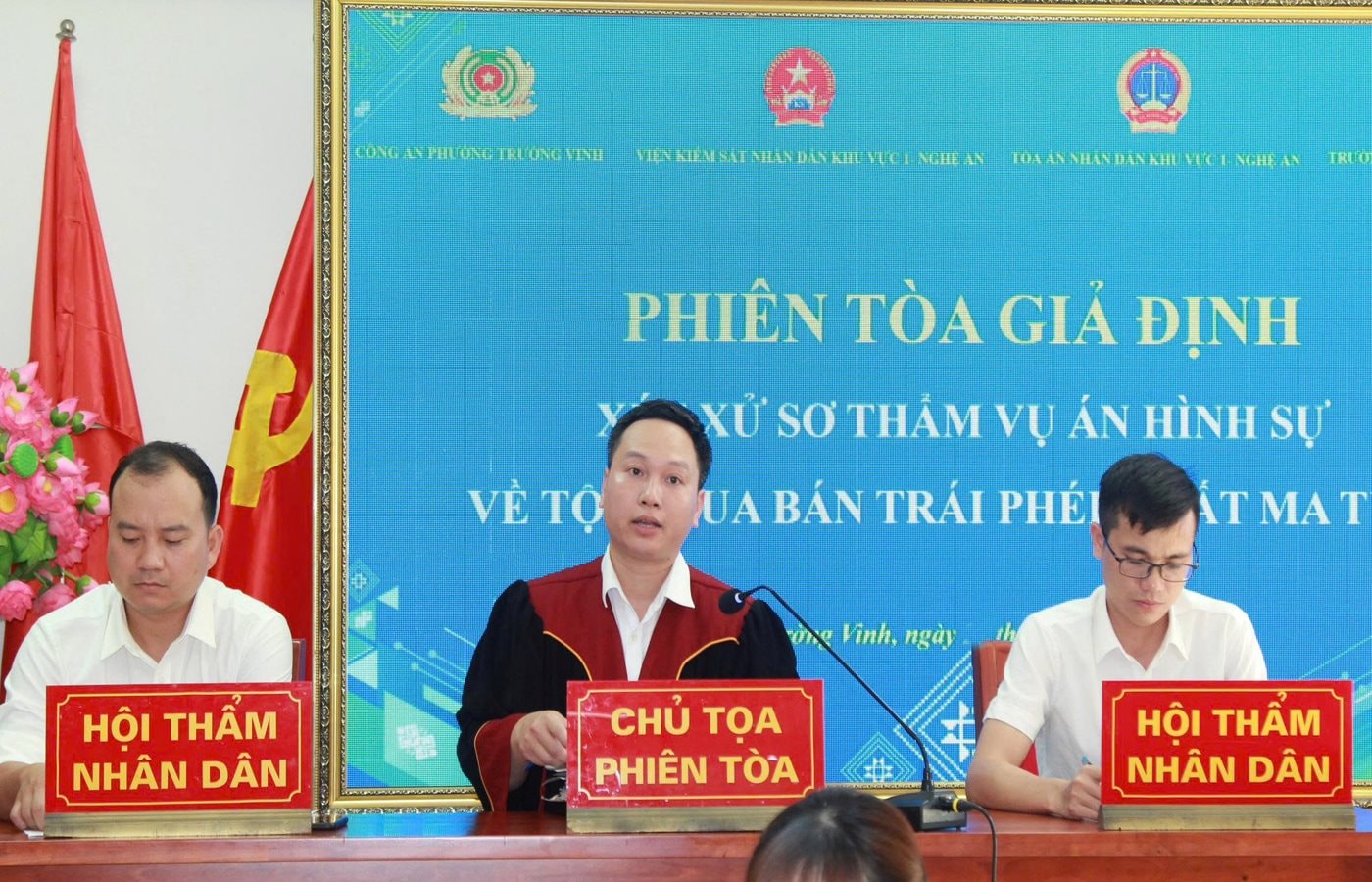 Cảnh tỉnh giới trẻ từ phiên tòa giả định về ma túy