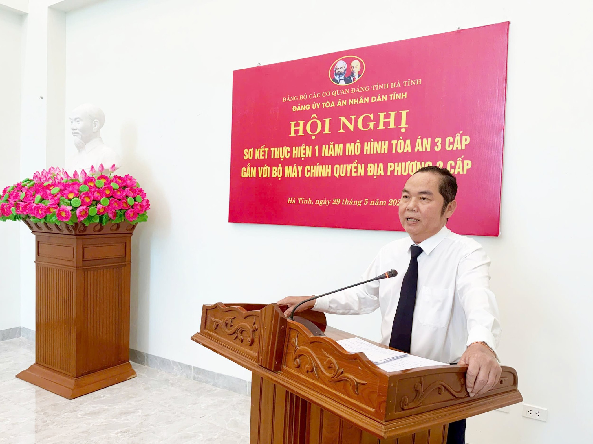 hoi_nghi_1.jpg