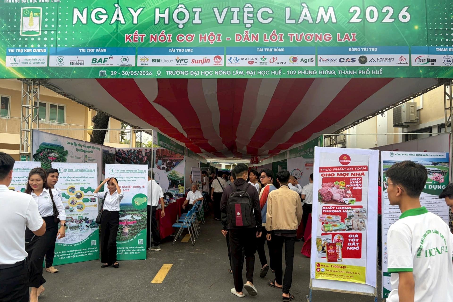 Kết nối doanh nghiệp với sinh viên qua Ngày hội việc làm