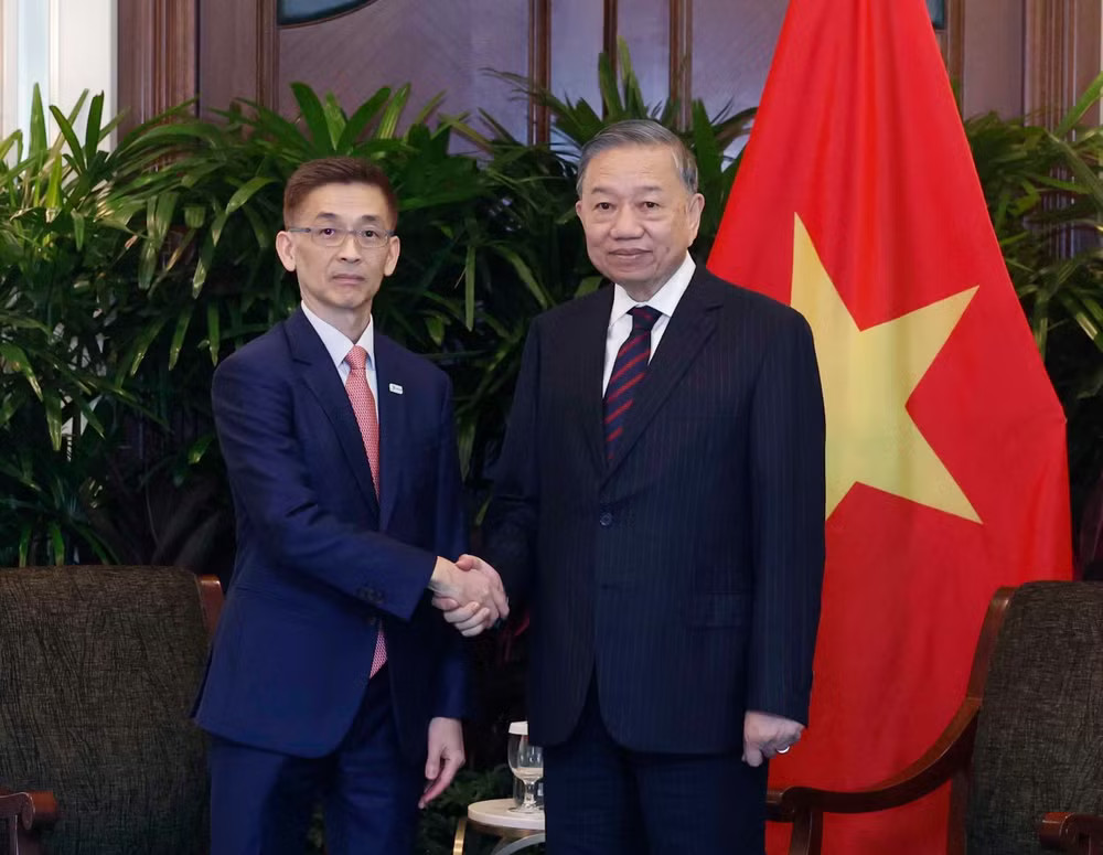 Tổng Bí thư, Chủ tịch nước Tô Lâm tiếp lãnh đạo Tập đoàn Sembcorp. (Ảnh: TTXVN) vna-potal-tong-bi-thu-chu-tich-nuoc-tiep-lanh-dao-mot-so-doanh-nghiep-lon-cua-singapore-8794904.jpg