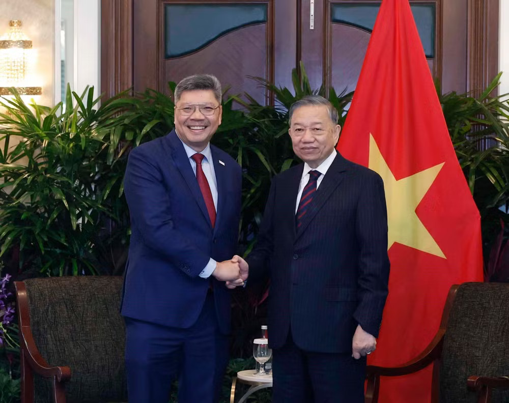 Tổng Bí thư, Chủ tịch nước Tô Lâm tiếp ông Bob Chi, Tổng Giám đốc điều hành Công ty SATS. (Ảnh: TTXVN) vna-potal-tong-bi-thu-chu-tich-nuoc-tiep-lanh-dao-mot-so-doanh-nghiep-lon-cua-singapore-8794936.jpg
