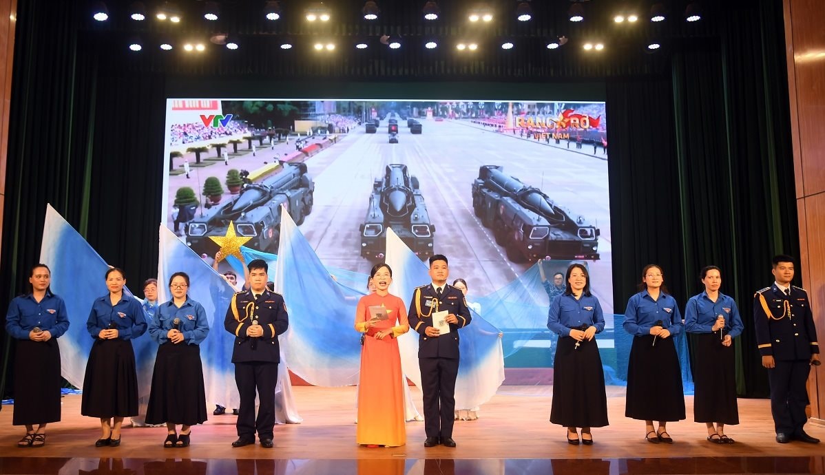 phan-thi-tuyen-truyen-vien-tre-cua-doan-co-so-phong-tham-muu-btl-vung-csb-1.jpg