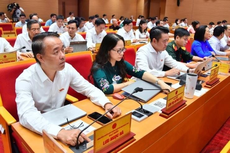 anh-thong-qua-nghi-quyet-1780476627446834028096(1).jpg