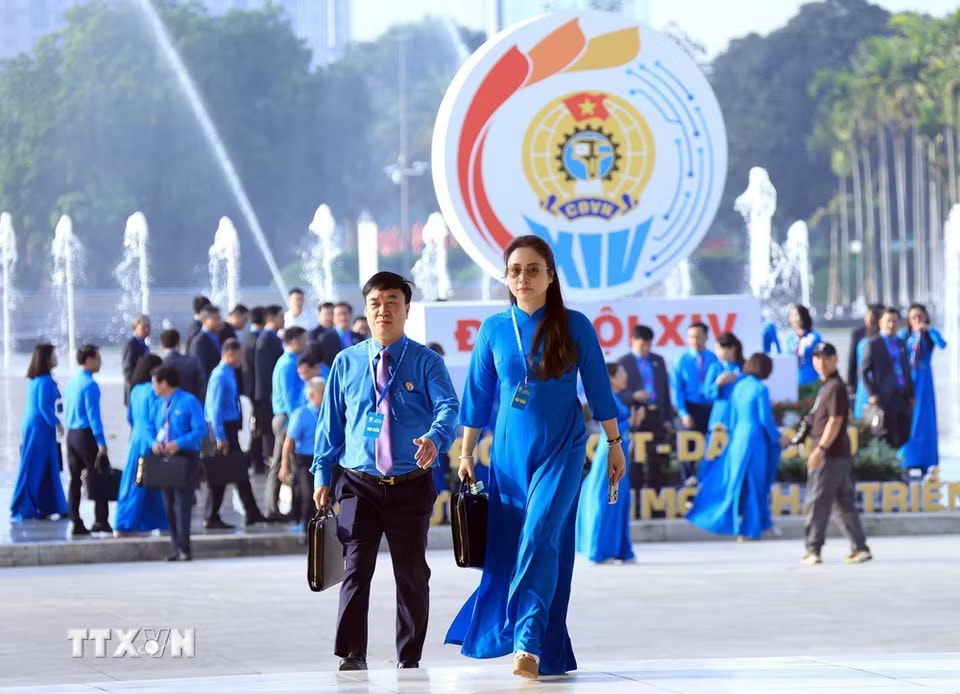 Các đại biểu đến dự Phiên làm việc trọng thể Đại hội XIV Công đoàn Việt Nam. (Ảnh: Tuấn Anh/TTXVN) ​