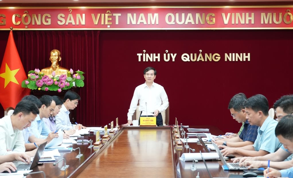dong-chi-vu-quyet-tien.jpeg