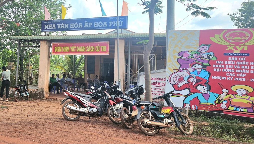 ap-hoa-phu-tu-lau-da-hinh-thanh-mot-cong-dong-dan-cu-sinh-song-on-dinh-va-co-ca-tru-so-van-phong-ap.(1).png