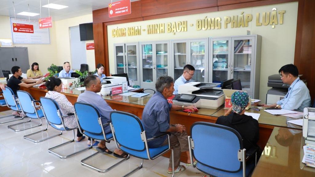 cong-khai-minh-bach(1).jpeg