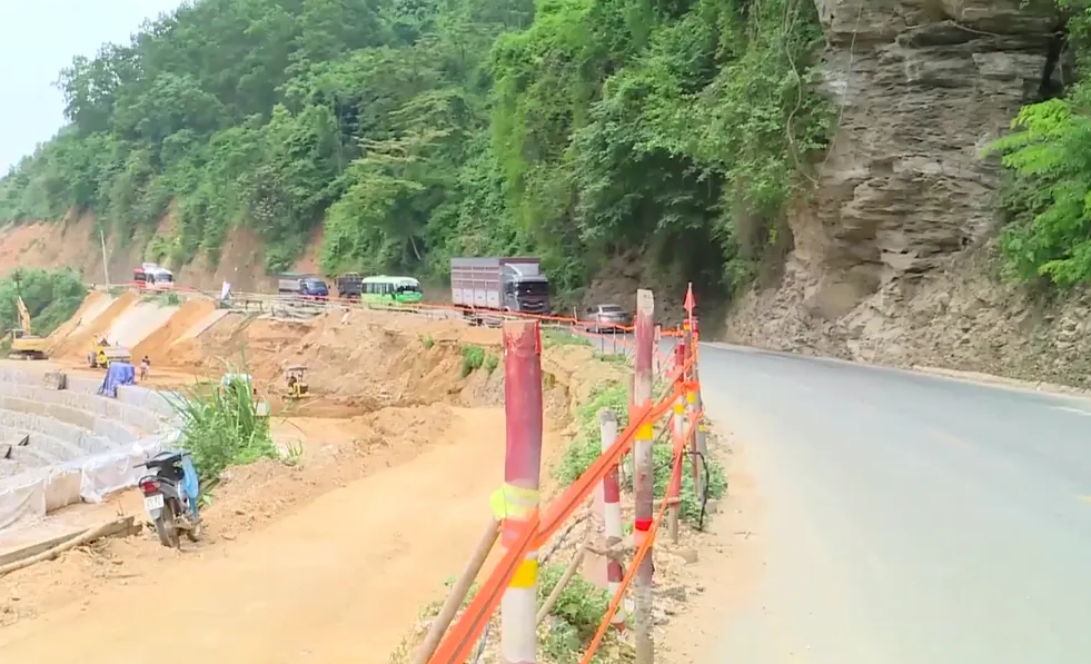 khan-truong-khac-phuc-16-diem-sat-lo-tren-quoc-lo-3-du-kien-hoan-thanh-trong-thang-6.png