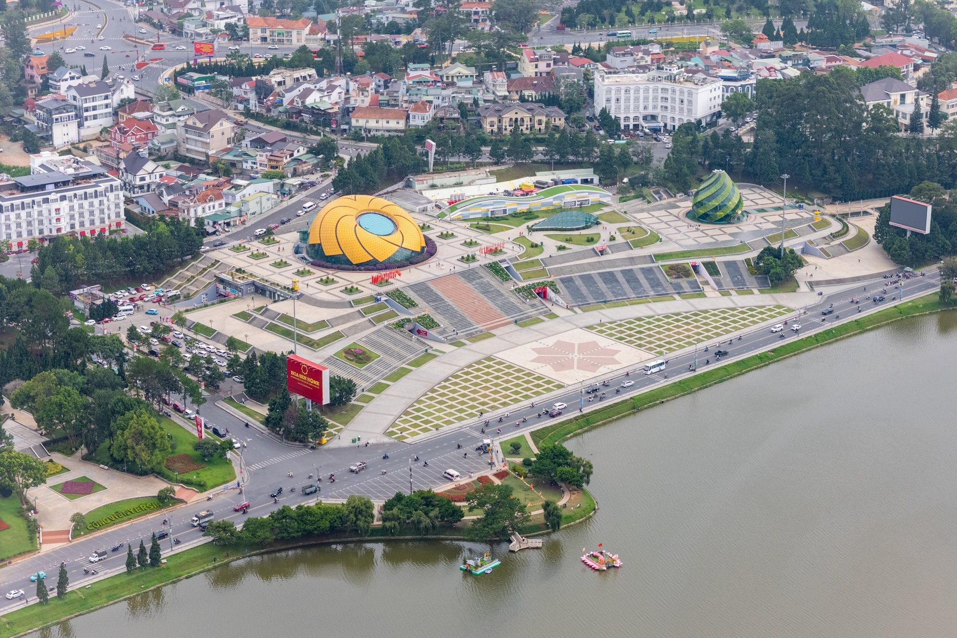 Lâm đồng (QUẢNG TRƯỜNG LÂM VIÊN)