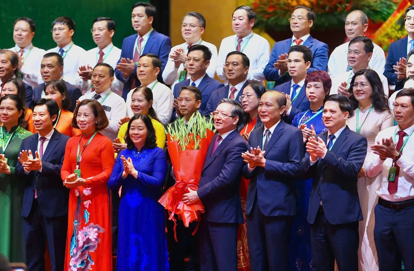 ban-chap-hanh-hoi-nong-dan-vn.jpg