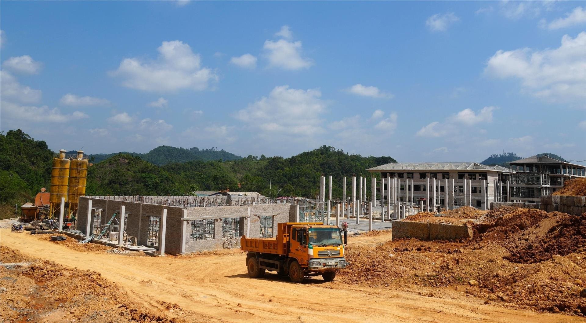 vna-potal-cao-bang-phan-dau-hoan-thanh-cac-truong-noi-tru-lien-cap-truoc-thoi-han-308-88064915-14-7-53.jpg
