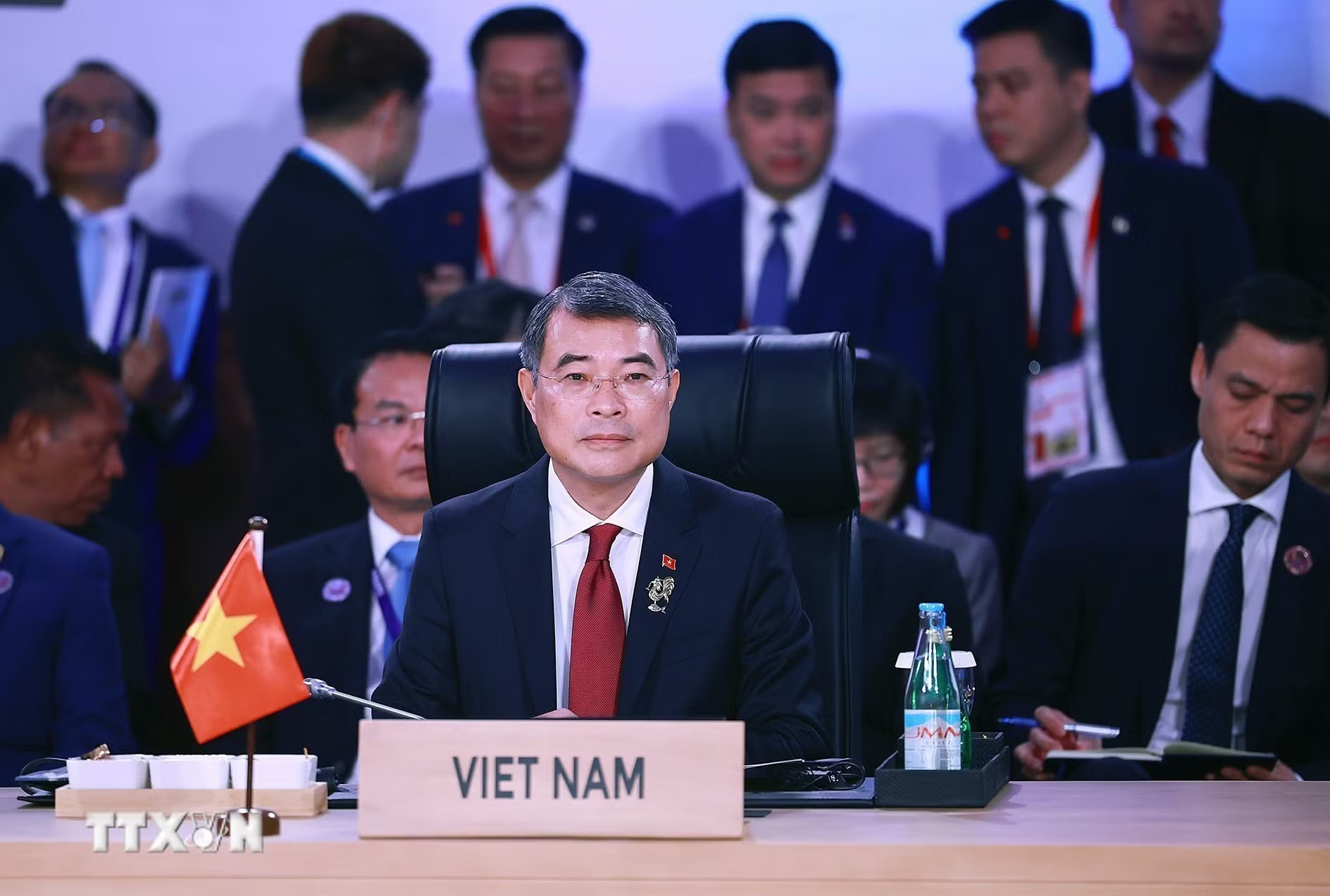 ttxvn-thu-tuong-le-minh-hung-du-phien-toan-the-hoi-nghi-cap-cao-asean-lan-thu-48-0805-1.jpg