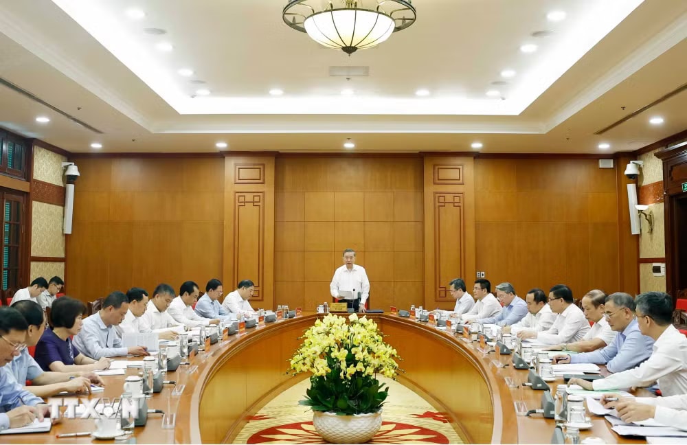 ttxvn-tong-bi-thu-chu-tich-nuoc-to-lam-chu-tri-buoi-lam-viec-voi-dang-uy-chinh-phu-va-cac-co-quan-ve-tong-ket-nghi-quyet-so-24-nqtw-3.jpg