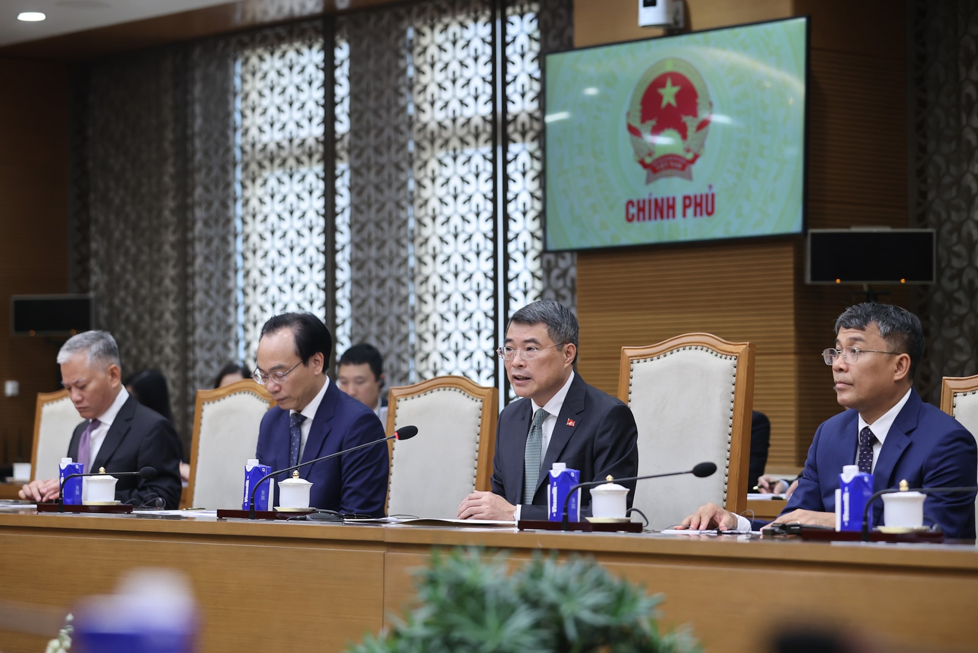 Thủ tướng tiếp Chủ tịch JICA: Thúc đẩy những dự án biểu tượng trong quan hệ Việt – Nhật- Ảnh 4. Thủ tướng tiếp Chủ tịch JICA: Thúc đẩy những dự án biểu tượng trong quan hệ Việt – Nhật- Ảnh 4.