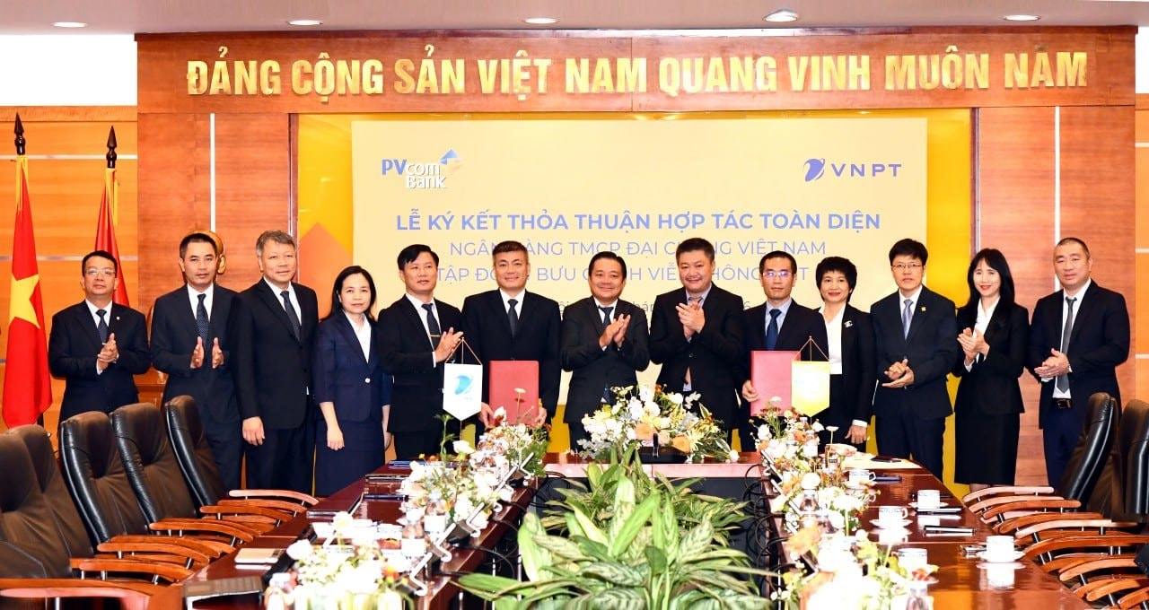 pvcombank-va-vnpt-hop-tac-chien-luoc-ket-noi-suc-manh-tai-chinh-va-cong-nghe-so.jpg