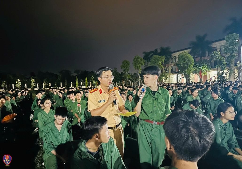 tu-truong-hoc-den-doanh-nghiep-tuyen-truyen-giao-thong-dang-phu-rong-cac-nhom-nguy-co-1.jpg
