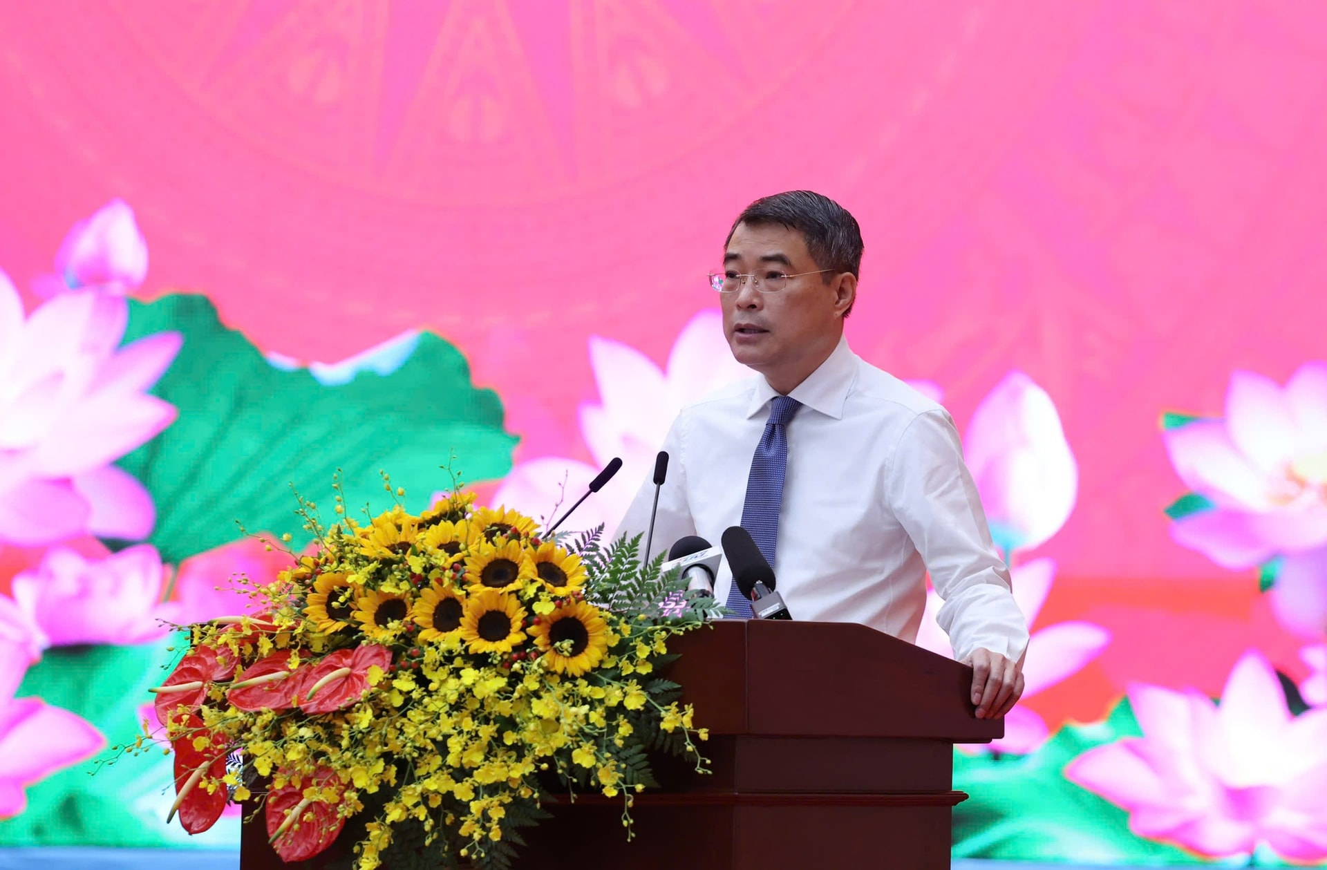 Thủ tướng Lê Minh Hưng: Đưa ngọn lửa thi đua trở thành sức mạnh hành động để tăng trưởng bền vững '2 con số'*- Ảnh 1. Thủ tướng Lê Minh Hưng: Đưa ngọn lửa thi đua trở thành sức mạnh hành động để tăng trưởng bền vững '2 con số'*- Ảnh 1.