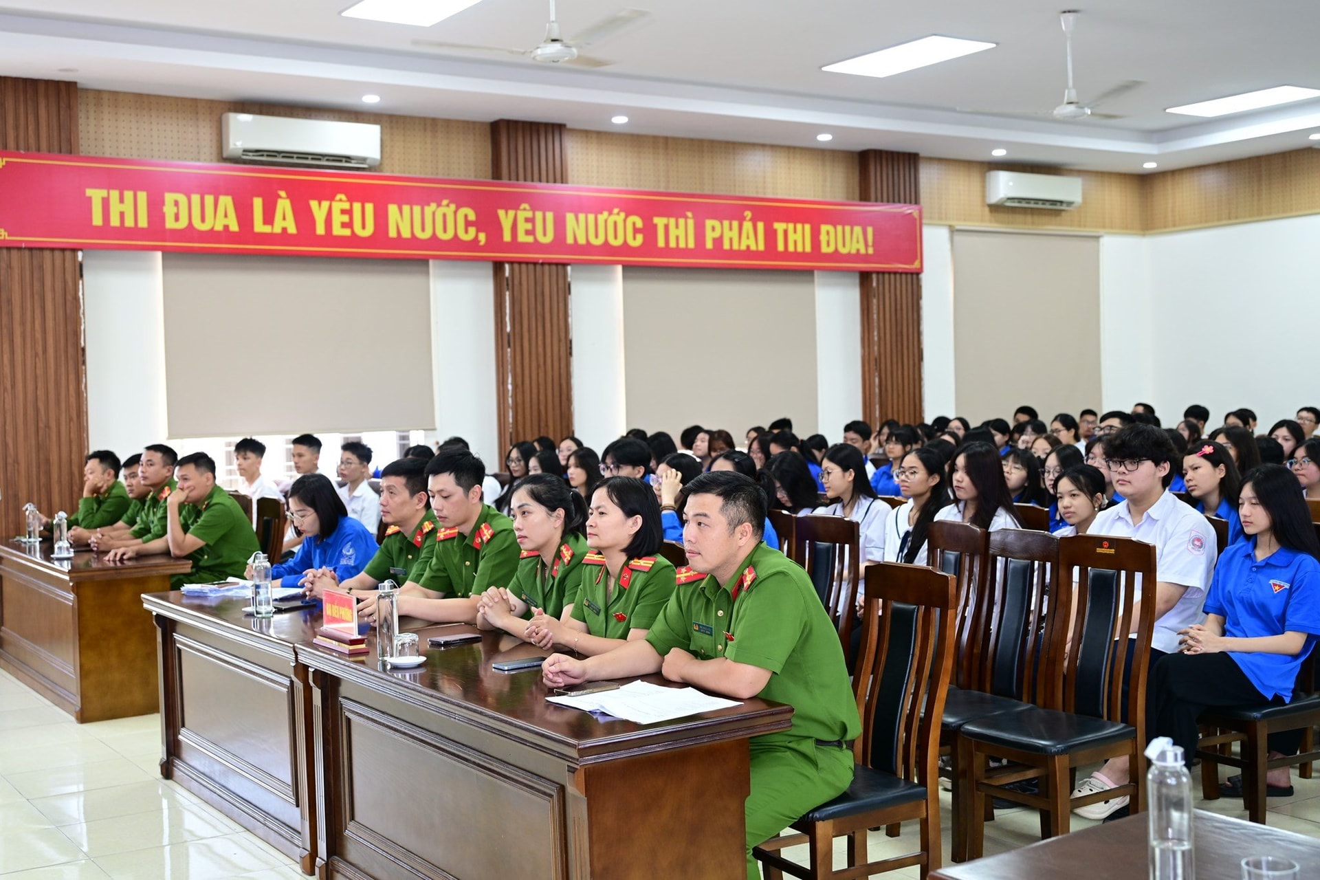 doan-vien-nq.jpg