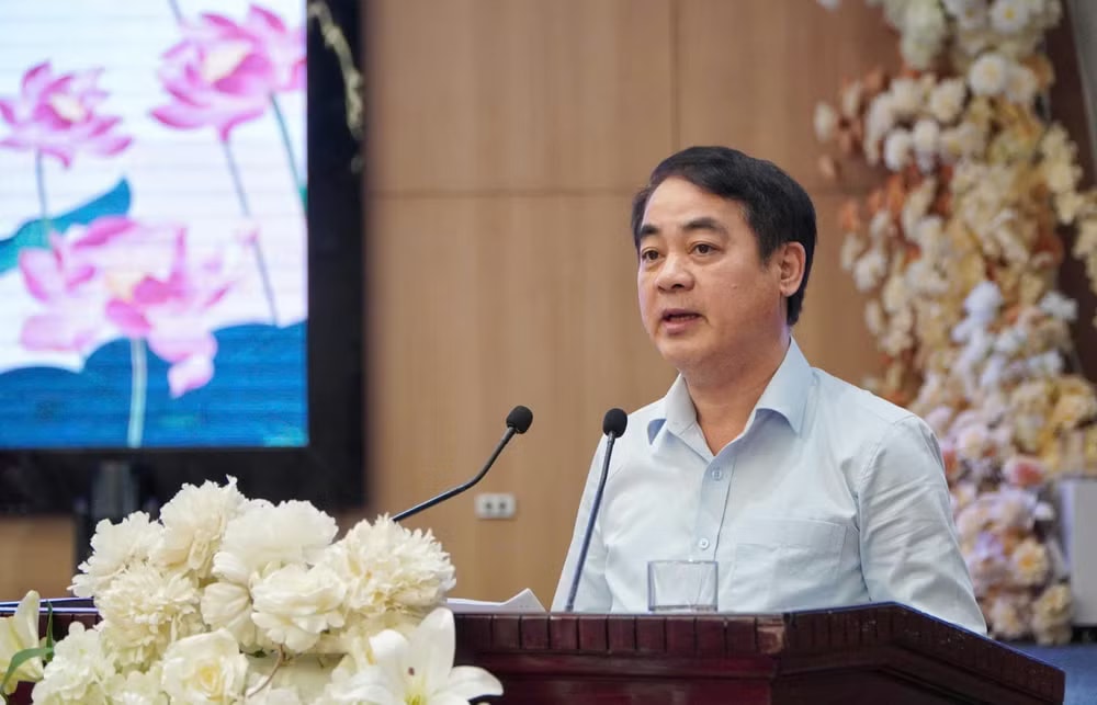 Hội thảo đã nhận được gần 50 báo cáo, tham luận khoa học từ các cơ quan Trung ương, địa phương, các viện nghiên cứu và các Trường đại học trong cả nước. z7935258592235-1995a10d67934d3b0ecf49cacaedba5d.jpg