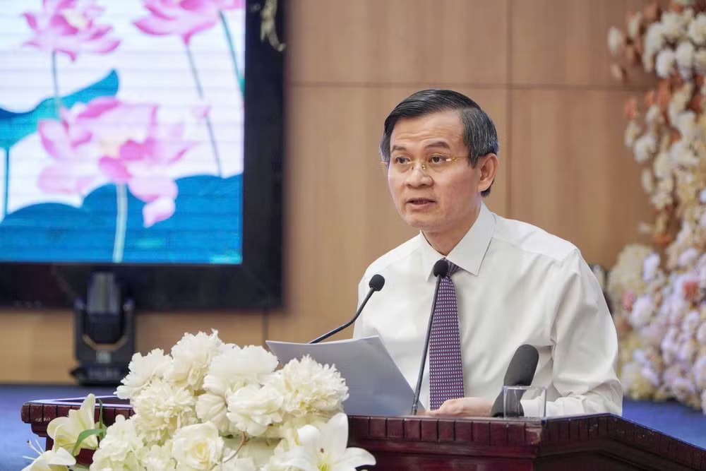 Đồng chí Đoàn Minh Huấn, Ủy viên Bộ Chính trị, Giám đốc Học viện Chính trị quốc gia Hồ Chí Minh phát biểu đề dẫn hội thảo. z7935140648674-a4149cf0e4dbdcf14169408dd5418ce9.jpg