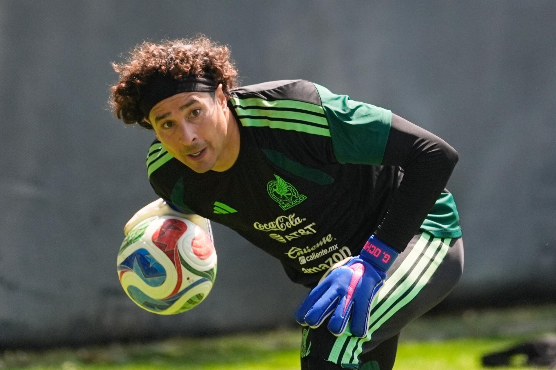 guillermo-ochoa.jpg