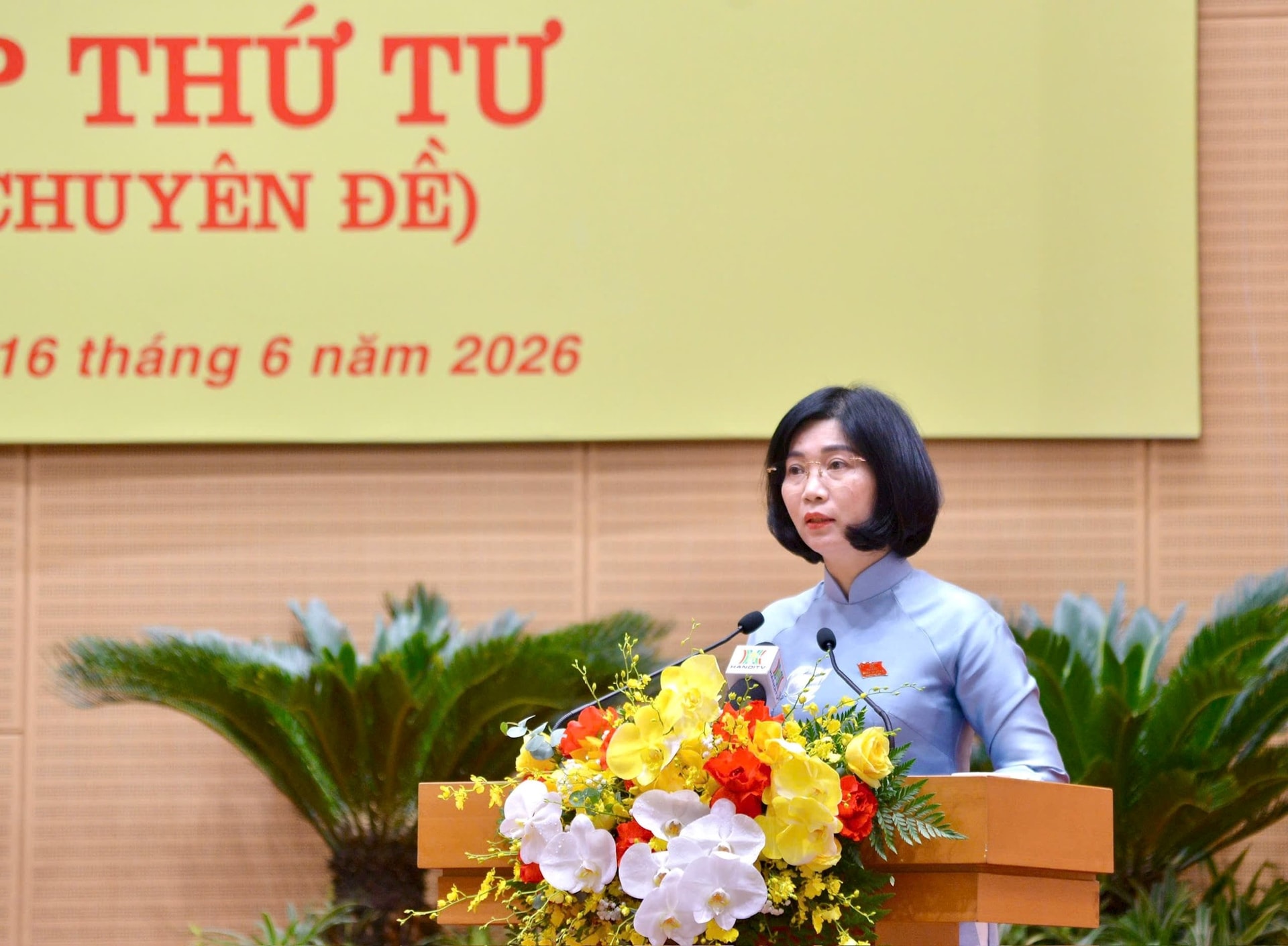 phung-thi-hong-ha.jpg