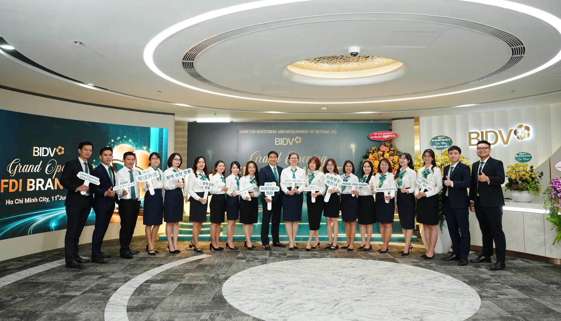 tap-the-chi-nhanh-fdi-i-ngay-khai-truong-hoat-dong.jpg