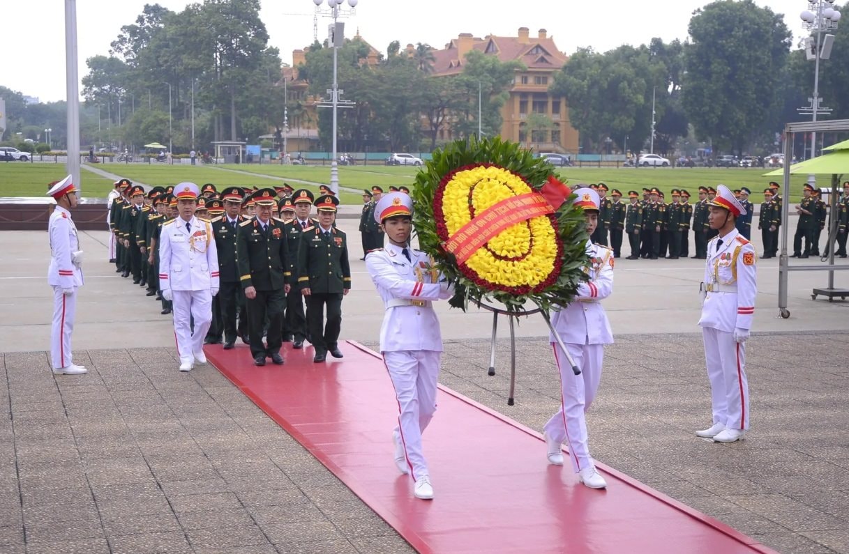 cuu-chien-binh-2.jpg