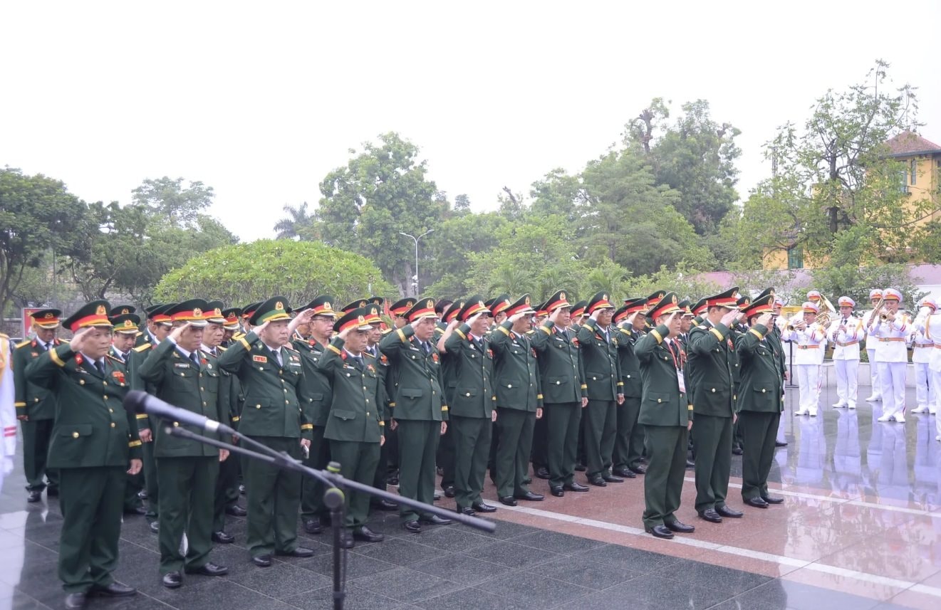 cuu-chien-binh-7.jpg