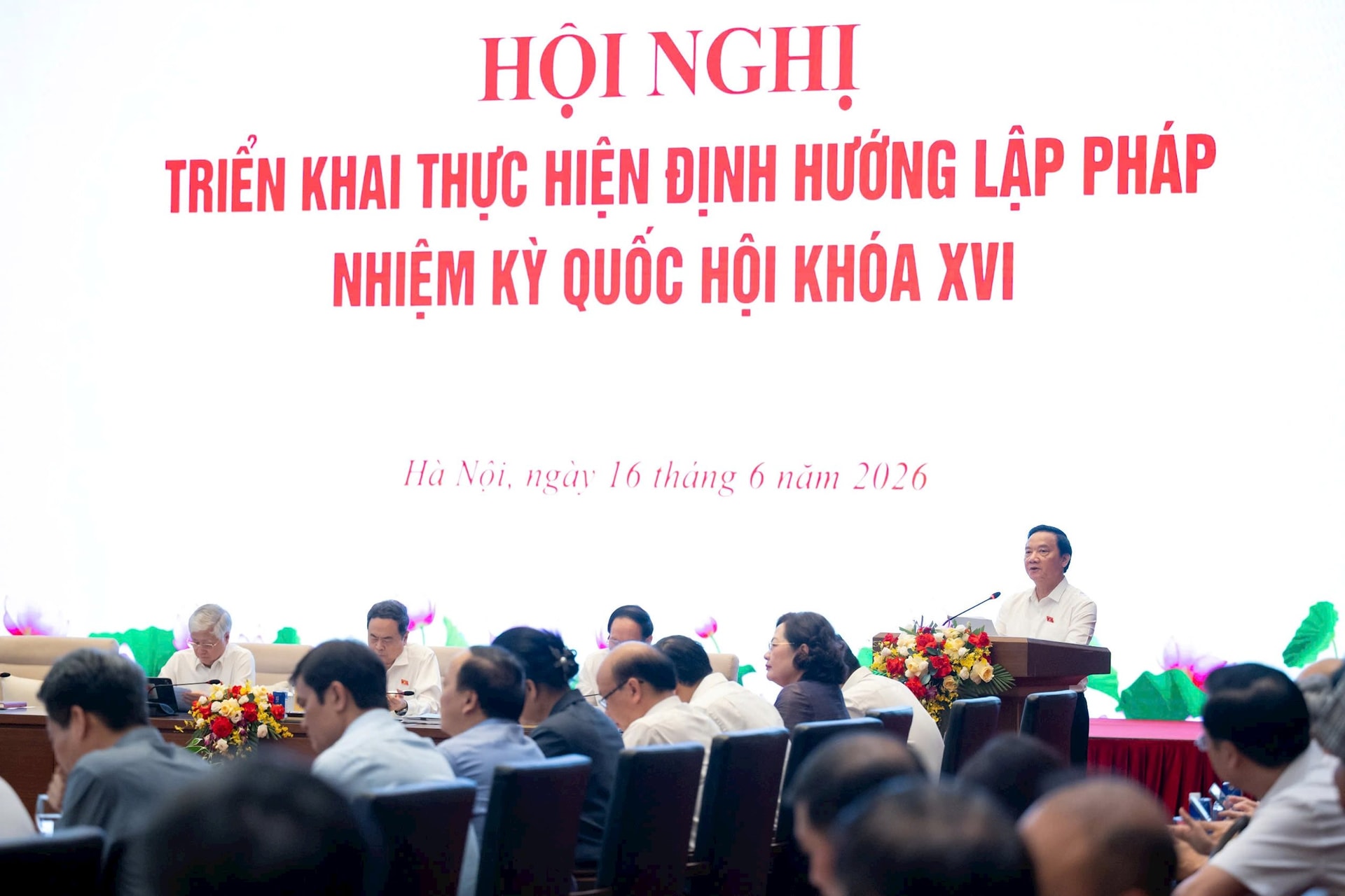 dinh-huong-lap-phap-1-.jpg