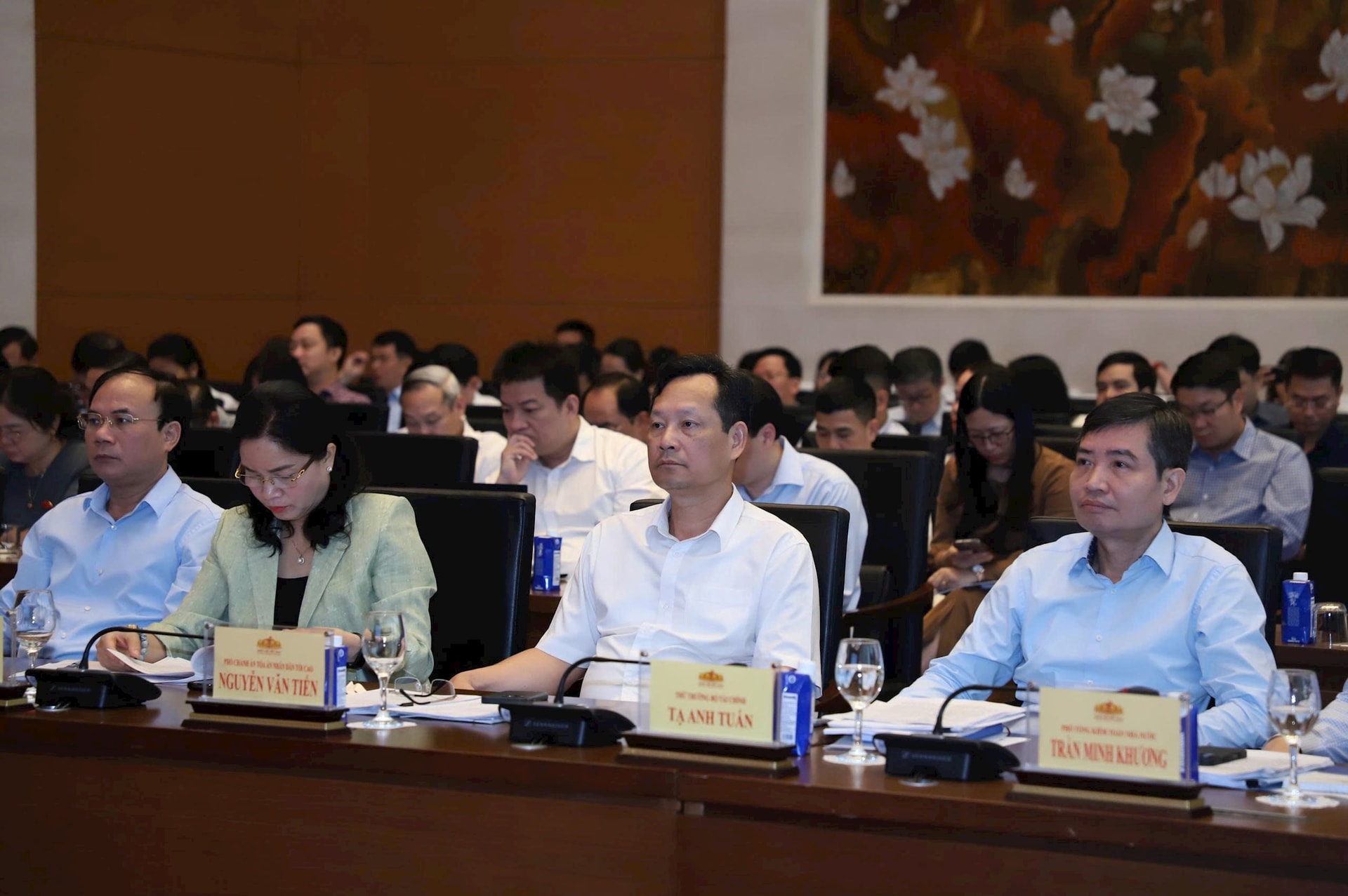 hoi-nghi2.jpg