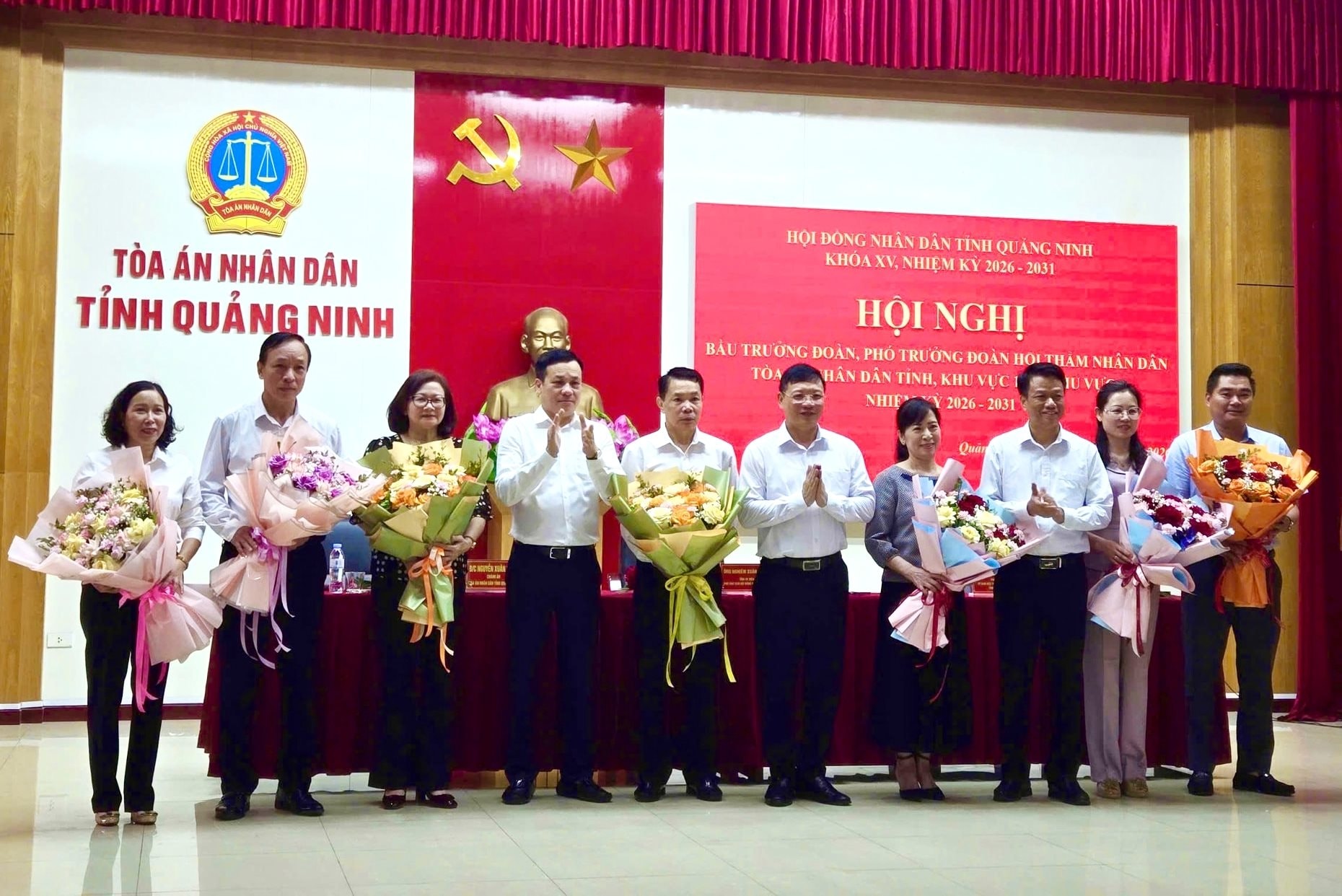 hoi-tham-nhan-dan-.jpeg