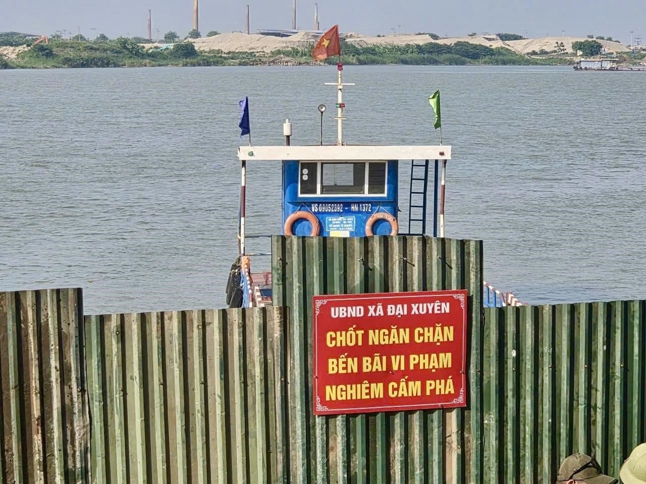 xoa-bo-ben-bai-trai-phep-bao-dam-an-toan-giao-thong-duong-thuy-mua-mua-lu.jpg