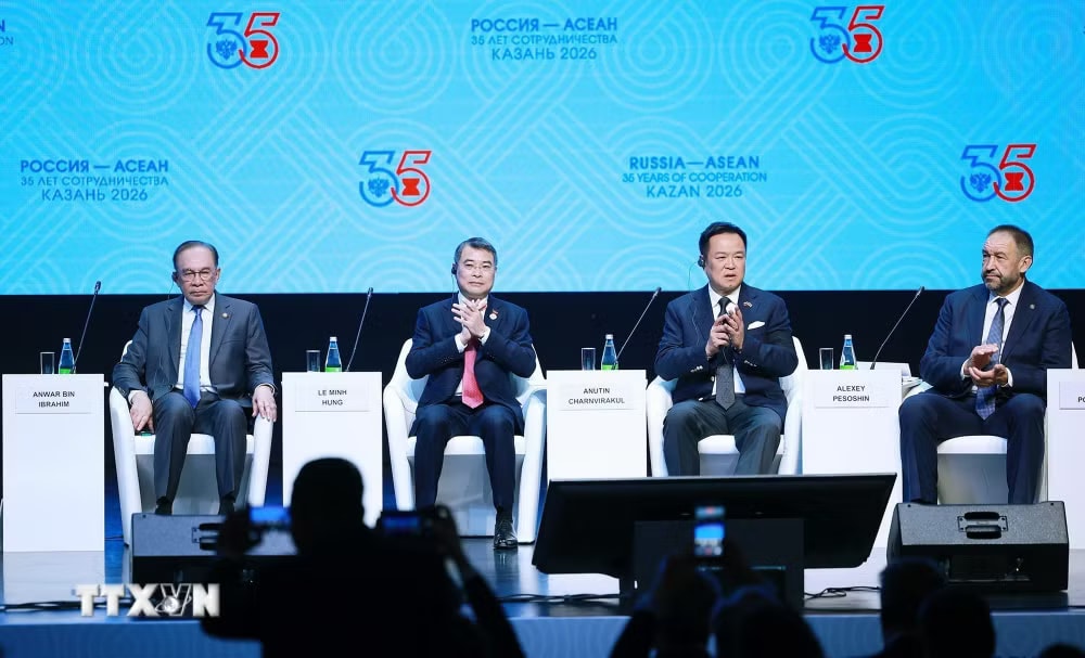 Thủ tướng Lê Minh Hưng tham dự Phiên khai mạc Diễn đàn Doanh nghiệp Nga-ASEAN. (Ảnh: Dương Giang/ TTXVN) ttxvn-1706-thu-tuong-dien-dan-doanh-nghiep-nga-asean-4.jpg