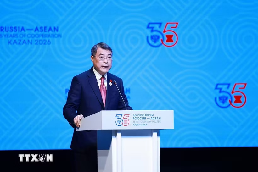 Thủ tướng Lê Minh Hưng phát biểu tại Diễn đàn Doanh nghiệp Nga-ASEAN. (Ảnh: Dương Giang/TTXVN)