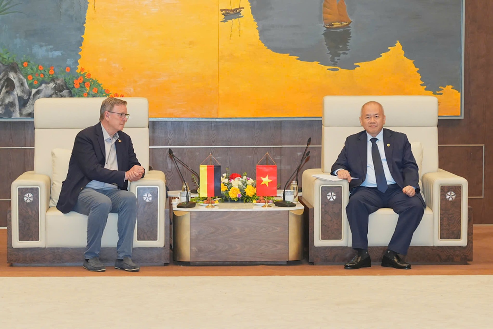 chu-tich-ubnd-tp-hai-phong.jpg