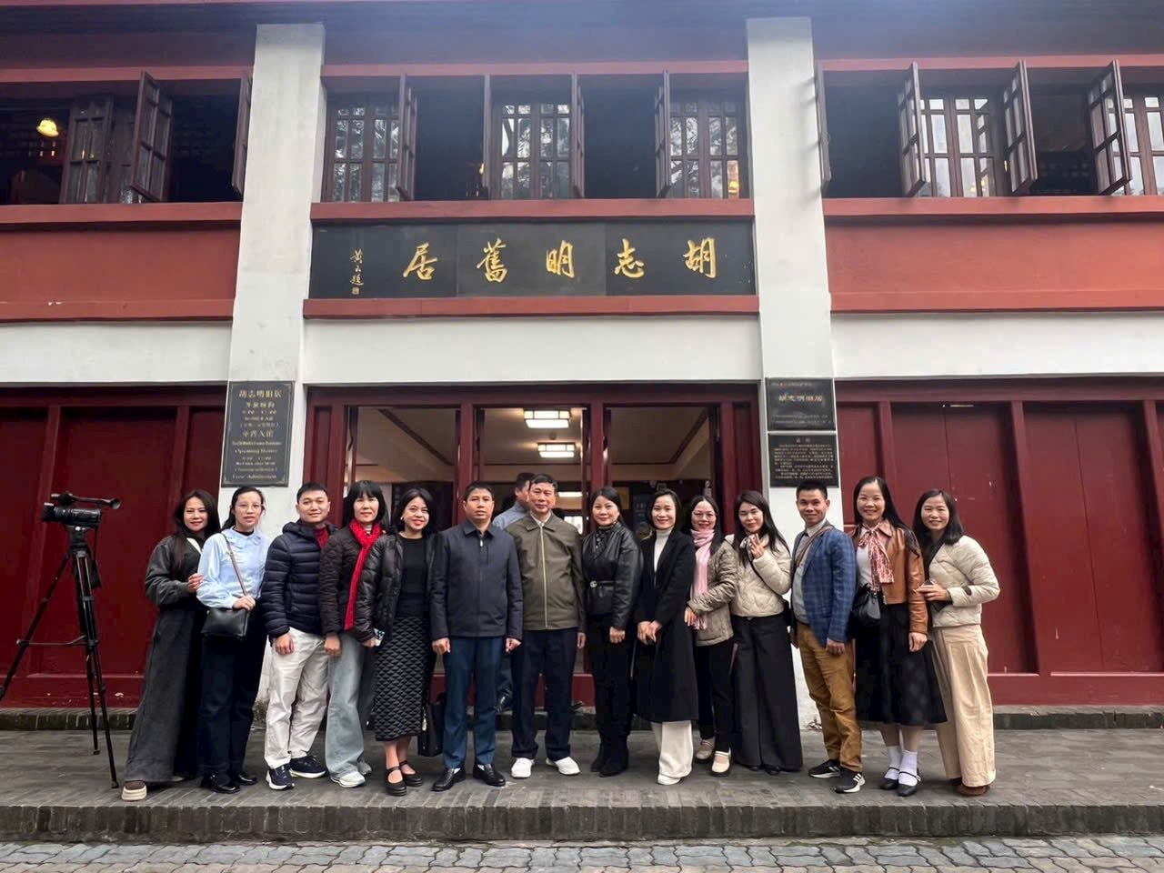 phong-vien-bao-cong-ly-tac-nghiep-trung-quoc-2-.jpg