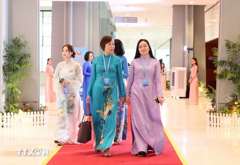 Đại biểu dự phiên Khai mạc trọng thể Đại hội đại biểu Phụ nữ toàn quốc lần thứ XIV. (Ảnh: An Đăng/TTXVN)