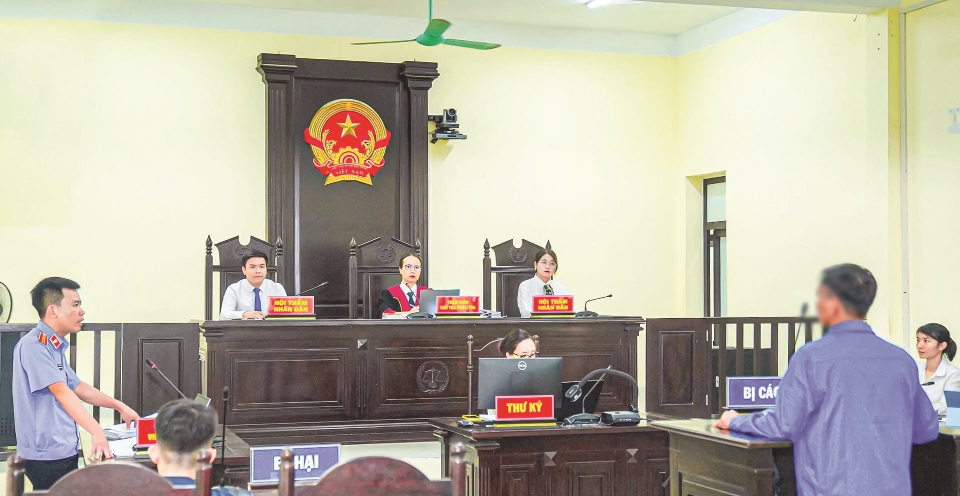 khoang-lang-cong-duong-va-nhung-trang-viet-di-tim-su-phuc-thien_anh-4-bi-cao-le-dinh-tam-(1).jpg