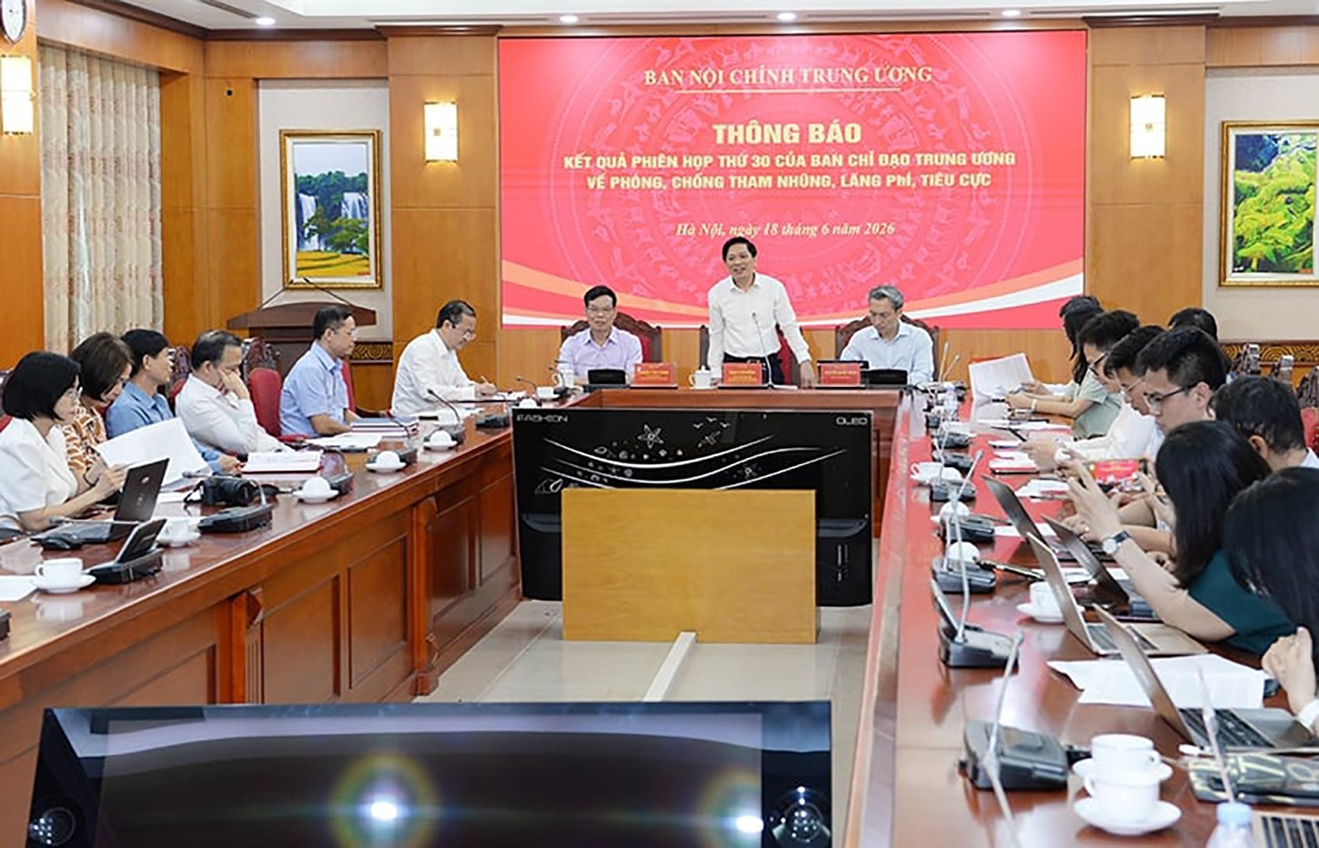 phong-chong-tham-nhung-ok.jpg