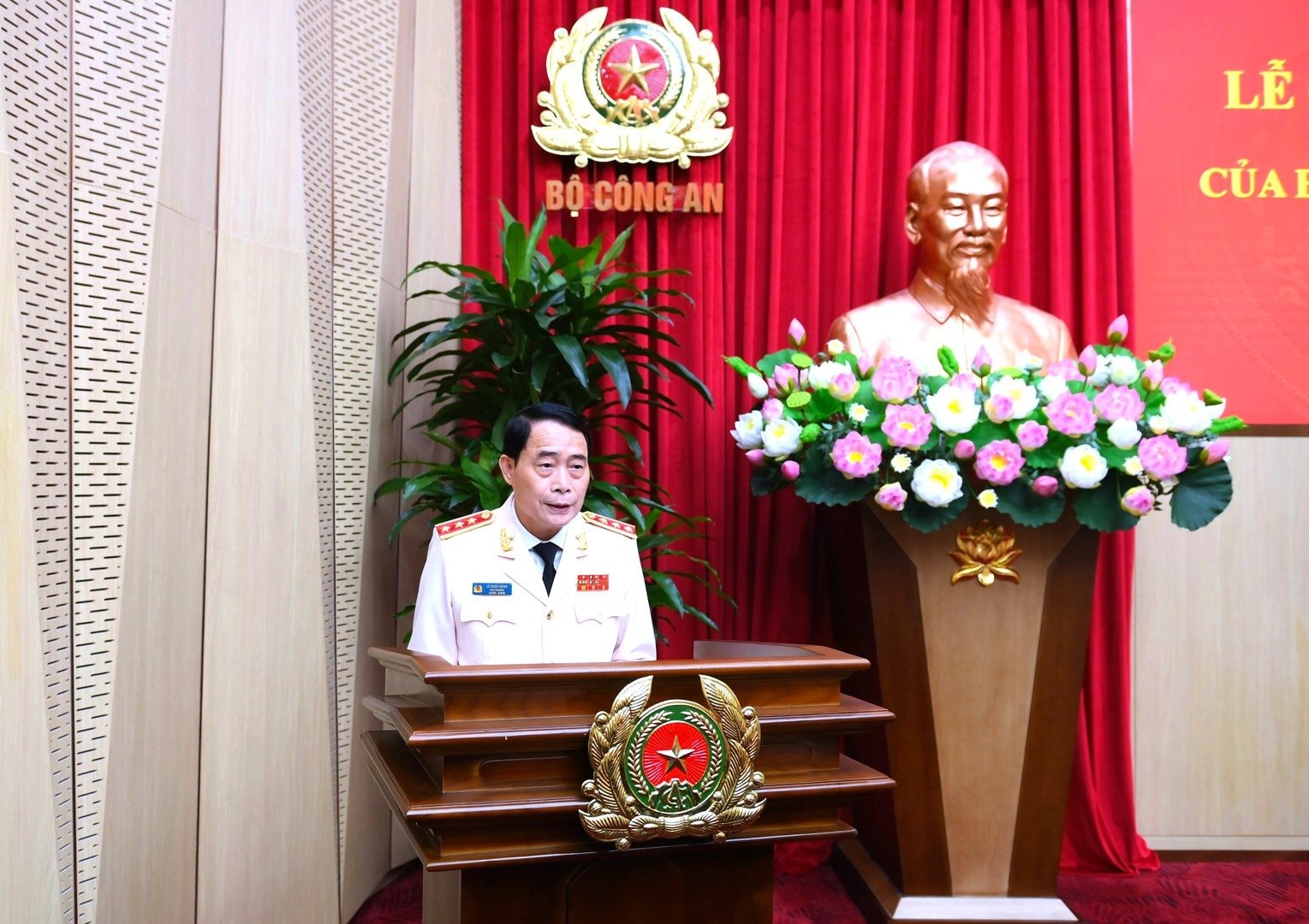 thuongtuonghung.jpg