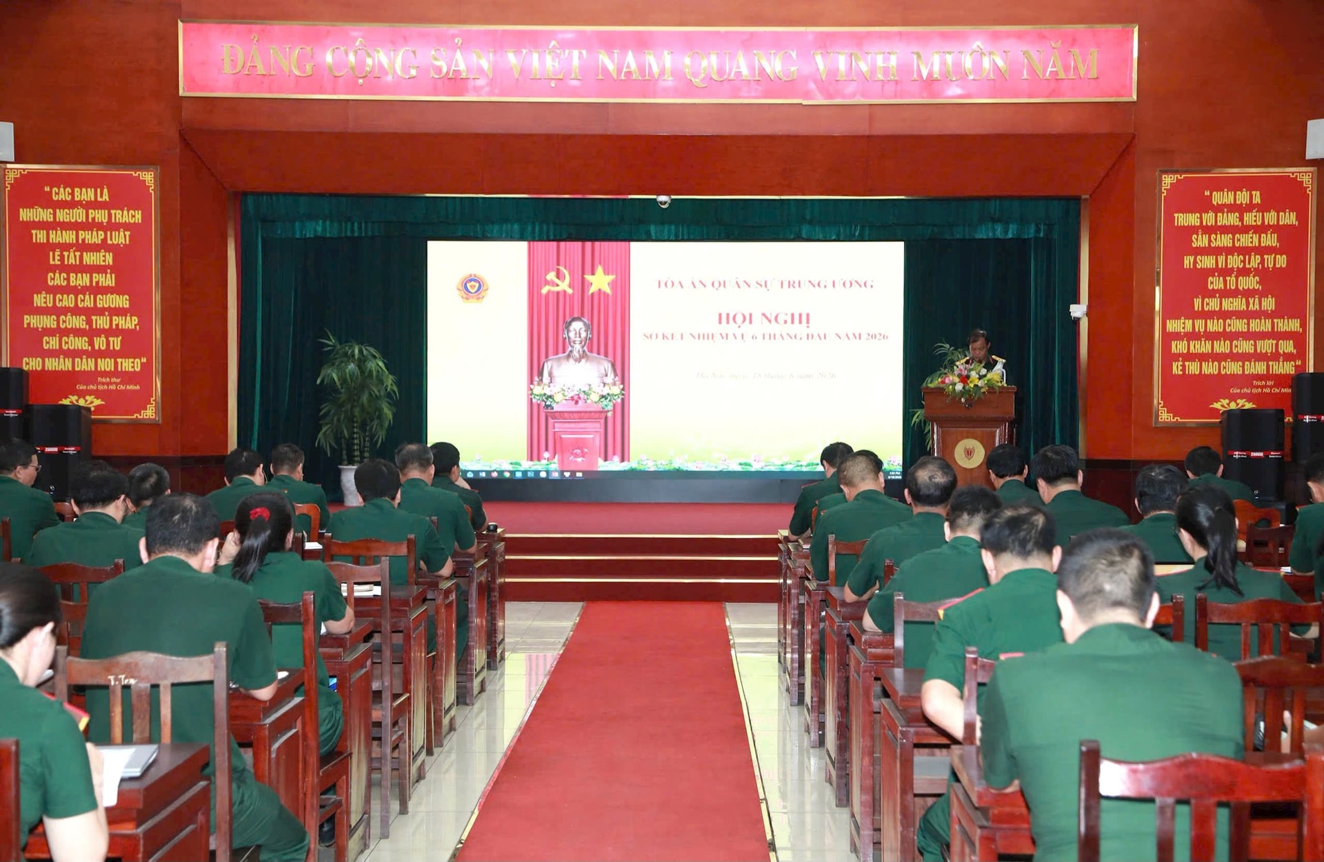 toan-canh.jpg